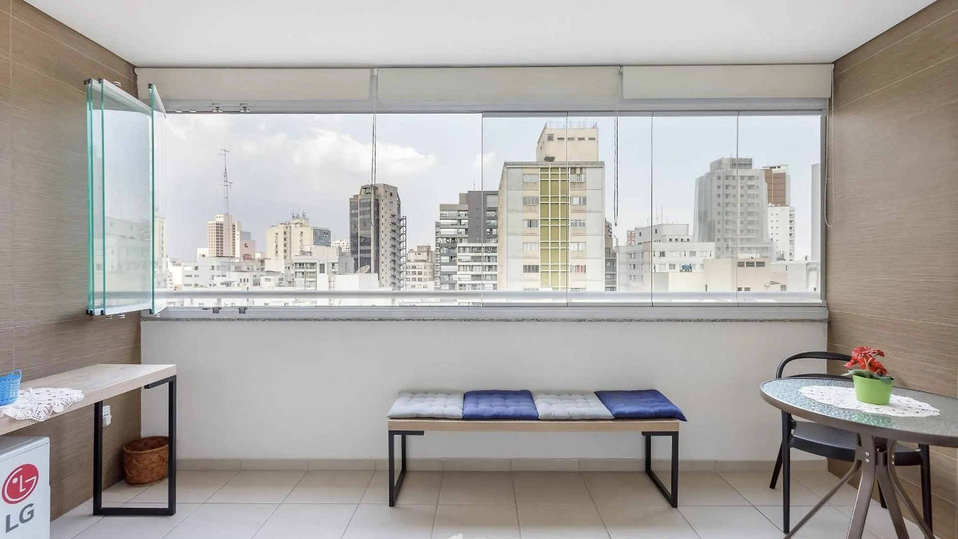 Studio C/ Piscina Proximo A Catedral Da Se Cgf135 São Paulo