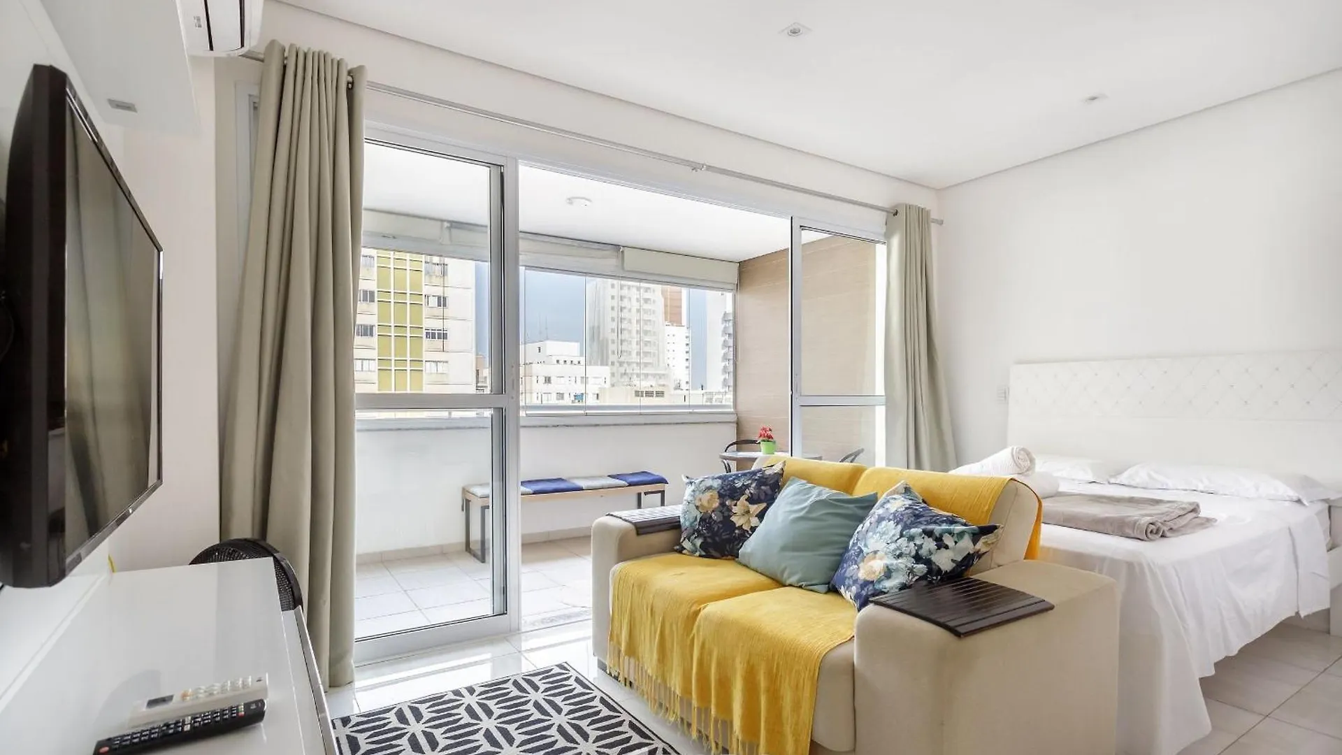 Apartment Studio C/ Piscina Proximo A Catedral Da Se Cgf135 São Paulo